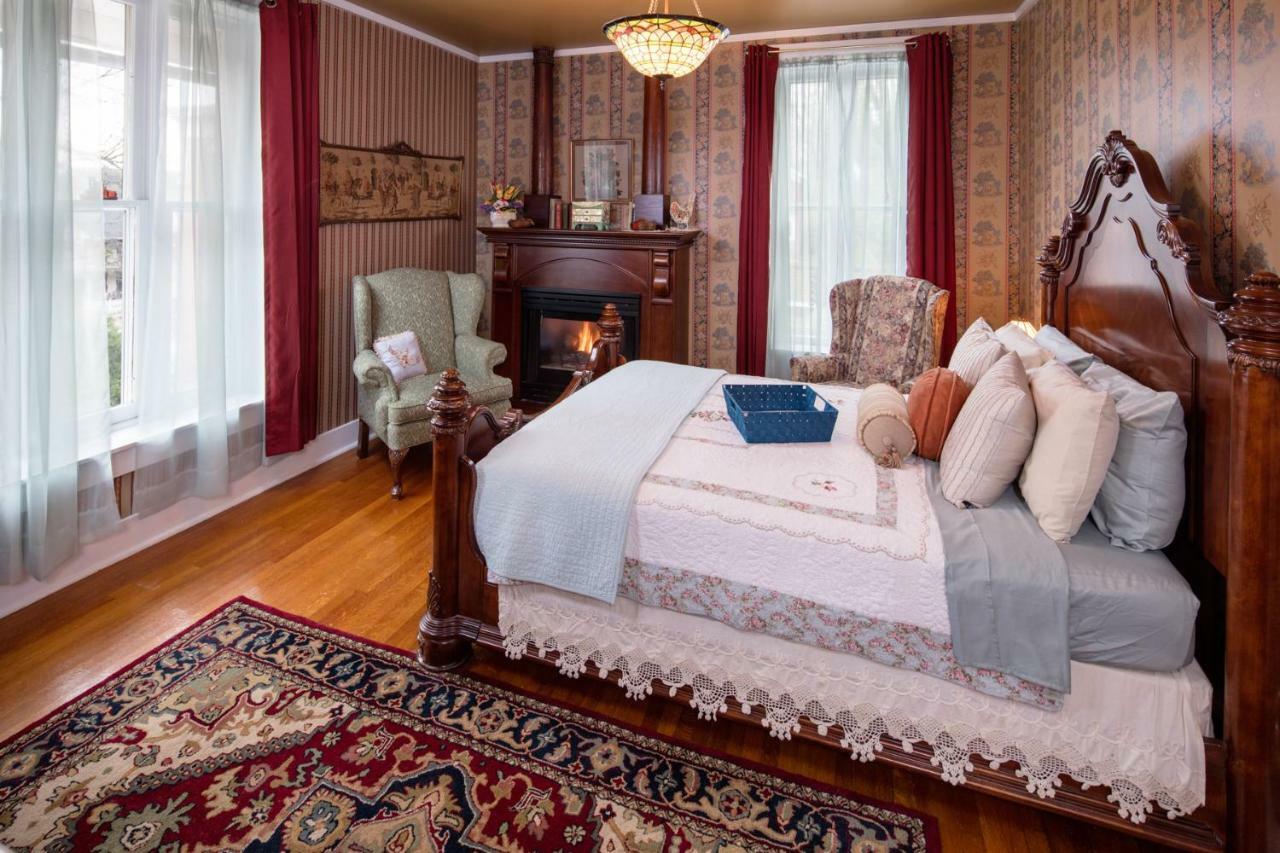The Steamboat House